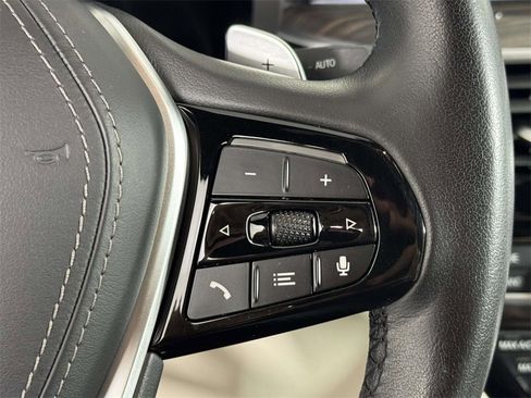 Used 2021 BMW 530e xDrive w/ Premium Package image 23