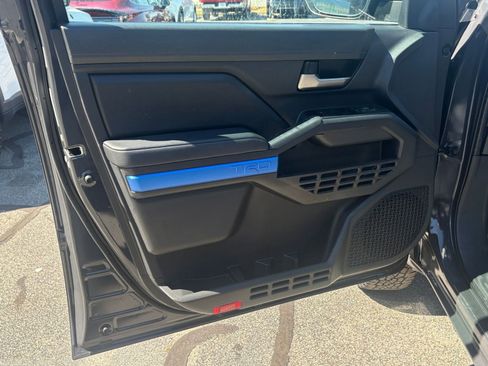 Used 2025 Toyota Tacoma TRD Off-Road image 25