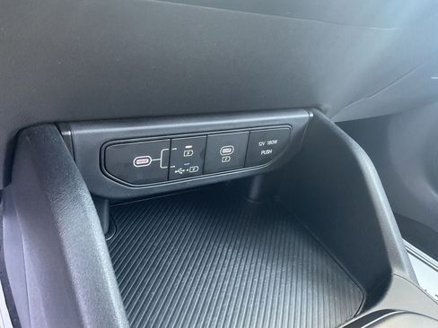 Used 2025 Kia K4 FWD image 25
