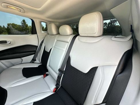 Used 2019 Jeep Compass Latitude FWD image 21