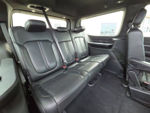 Used 2022 Jeep Wagoneer Series II w/ Convenience Group I AWD/4WD image 8