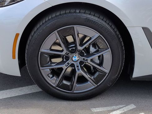 Used 2025 BMW i4 eDrive40 w/ Premium Package image 26