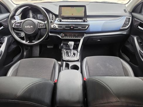 Used 2022 Kia Seltos S FWD image 11