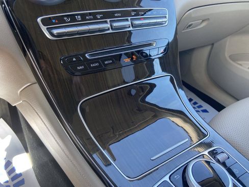 Used 2019 Mercedes-Benz GLC 300 4MATIC image 32