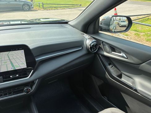 Used 2025 Chevrolet Equinox LT image 36