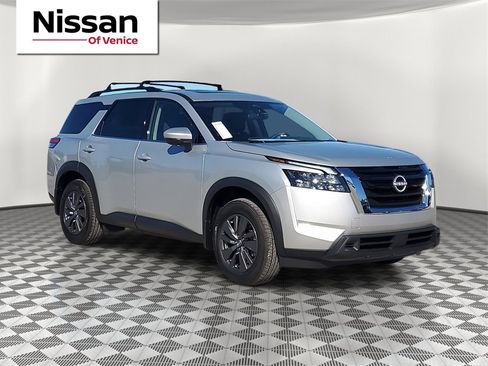New 2025 Nissan Pathfinder SV w/ SV Premium Package image 1