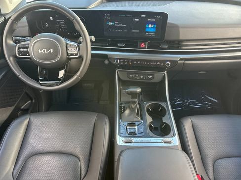 Used 2025 Kia Carnival SX Prestige FWD image 12