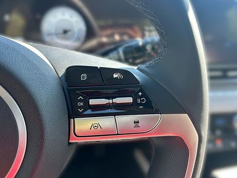 New 2025 Hyundai Elantra Limited image 28