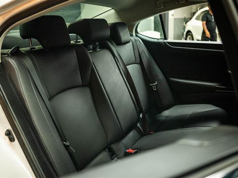Used 2023 Lexus ES 300h w/ Premium Package FWD image 11