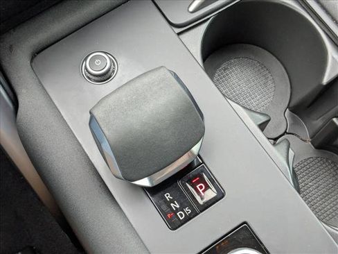 Used 2023 Land Rover Discovery HSE R-Dynamic AWD/4WD image 12