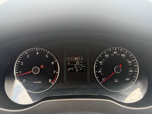 Used 2013 Volkswagen Jetta SE FWD image 12
