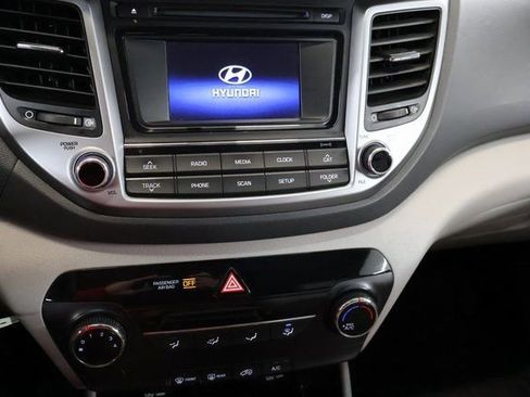 Used 2017 Hyundai Tucson SE image 17