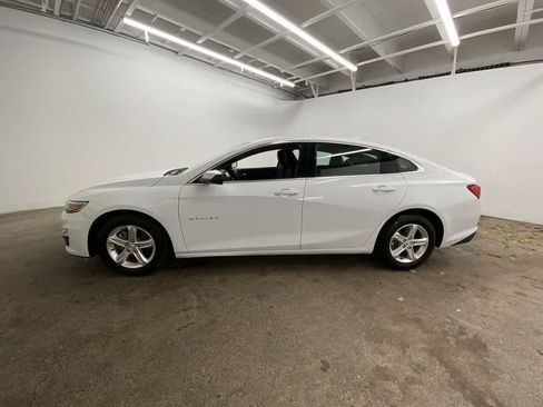 Used 2023 Chevrolet Malibu LT image 3