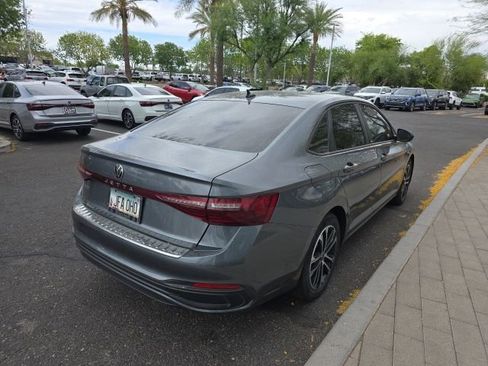 Used 2025 Volkswagen Jetta Sport image 4