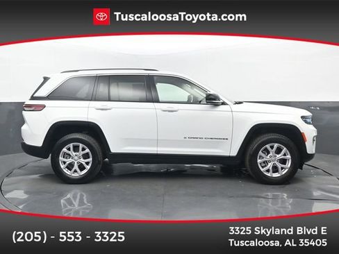 Used 2022 Jeep Grand Cherokee Limited AWD/4WD image 1
