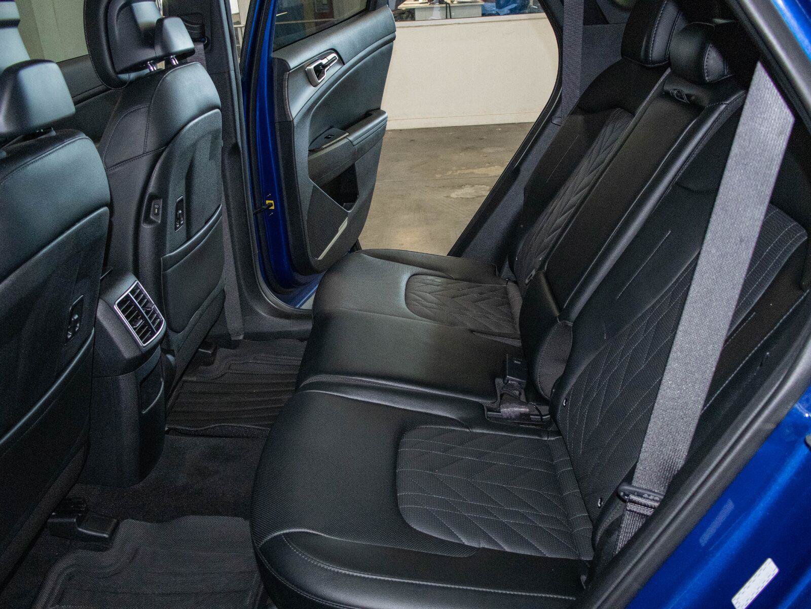 Used 2025 Kia Sportage X-Line w/ Premium Package AWD/4WD image 15