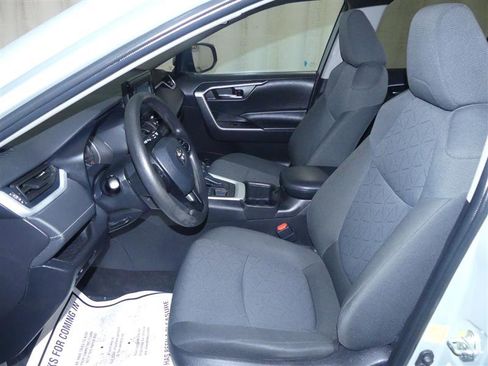 Used 2022 Toyota RAV4 XLE image 20
