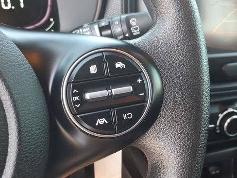Used 2023 Kia Soul LX w/ LX Technology Package FWD image 25
