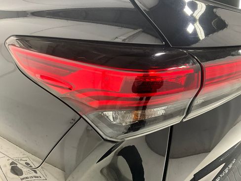 Used 2023 Toyota Highlander L image 25