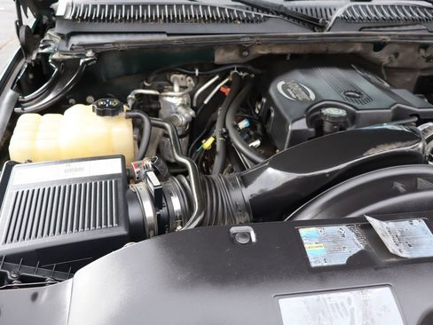 Used 2002 Chevrolet Suburban 2500 LT image 37