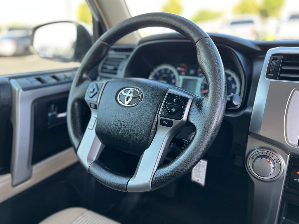 Used 2014 Toyota 4Runner SR5 AWD/4WD image 11