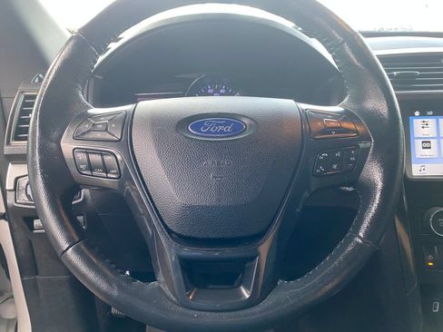 Used 2019 Ford Explorer XLT w/ Equipment Group 201A FWD image 32