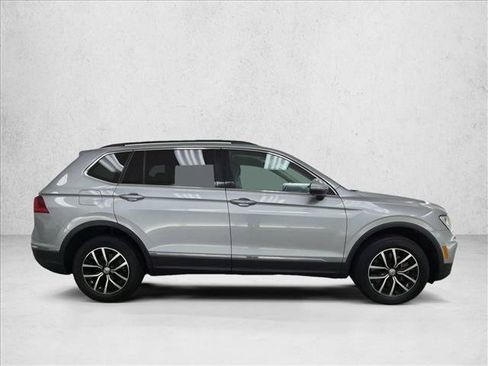 Used 2021 Volkswagen Tiguan SE AWD/4WD image 4
