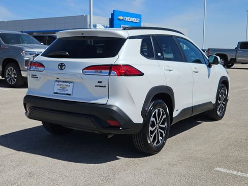 Used 2023 Toyota Corolla Cross image 3