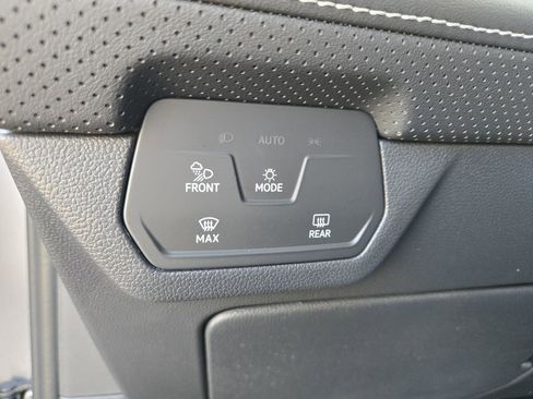 New 2026 Volkswagen Atlas Cross Sport SE FWD image 16