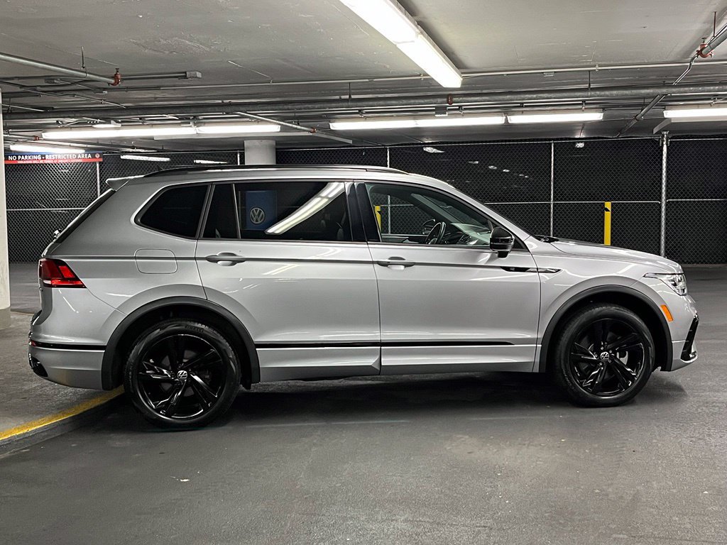 Used 2023 Volkswagen Tiguan SE R-Line AWD/4WD image 34