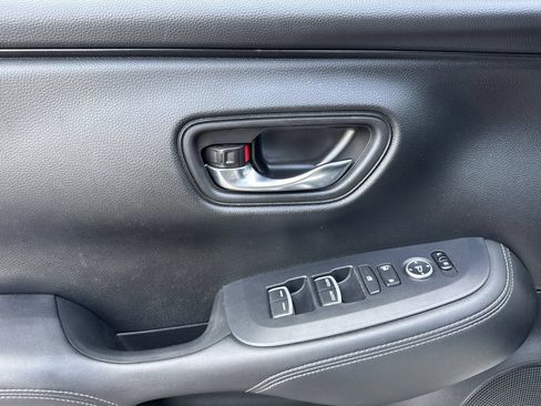 Used 2023 Honda HR-V EX-L image 12