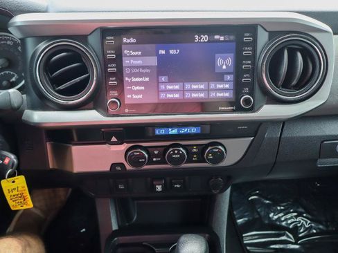 Used 2021 Toyota Tacoma SR5 RWD image 18