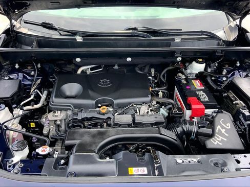 Used 2020 Toyota RAV4 XLE w/ Convenience Package FWD image 31