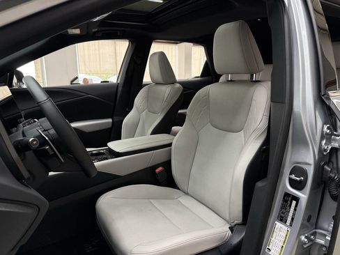 Used 2025 Lexus RX 350 Premium image 11