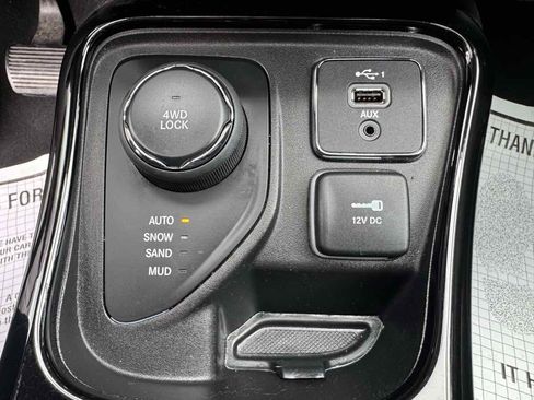 Used 2021 Jeep Compass Limited w/ Sun and Sound Group AWD/4WD image 18