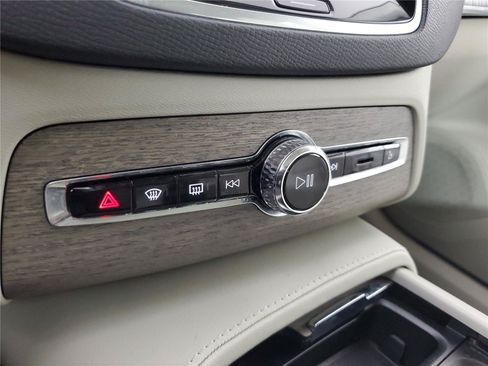 Certified 2023 Volvo XC90 B6 Core w/ Protection Package Premier AWD/4WD image 30