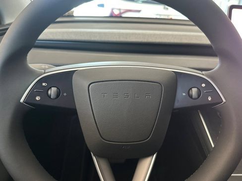 Used 2026 Tesla Model Y 2WD image 22