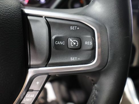 Used 2024 RAM 2500 Laramie AWD/4WD image 36