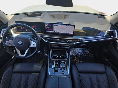 Used 2024 BMW X7 xDrive40i w/ Premium Package AWD/4WD image 10