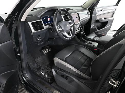 Certified 2022 Volkswagen Atlas SEL Premium image 22