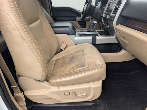 Used 2015 Ford F150 Lariat image 40