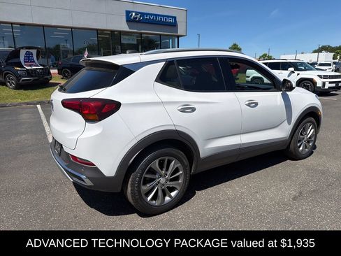 Used 2022 Buick Encore GX Essence w/ Advanced Technology Package AWD/4WD image 3