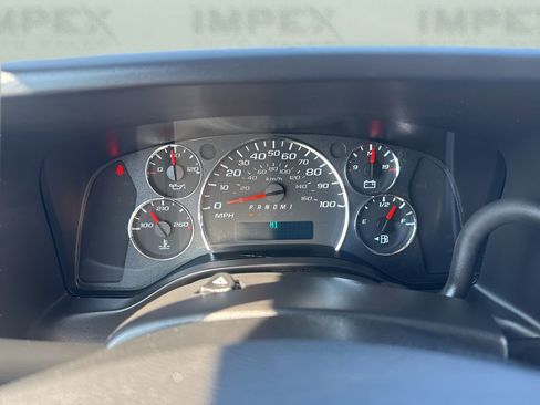 Used 2023 GMC Savana 2500 w/ Driver Convenience Package image 15