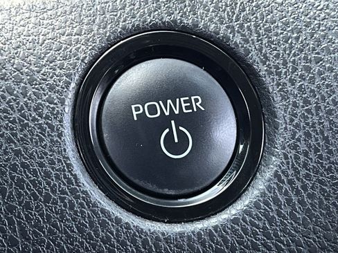 Used 2025 Toyota Camry SE FWD image 19