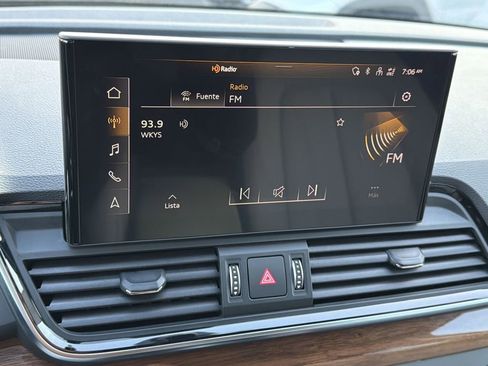 Used 2022 Audi Q5 2.0T Premium w/ Convenience Package image 18