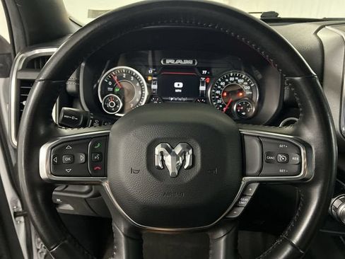 Used 2024 RAM 1500 Laramie AWD/4WD image 11
