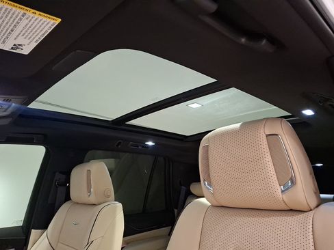 Certified 2023 Cadillac Escalade Premium Luxury AWD/4WD image 13
