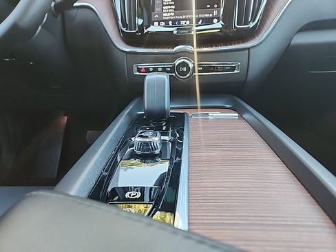 Certified 2023 Volvo XC60 B5 Plus w/ Climate Package AWD/4WD image 35