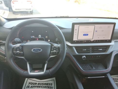 Used 2025 Ford Explorer ST image 12
