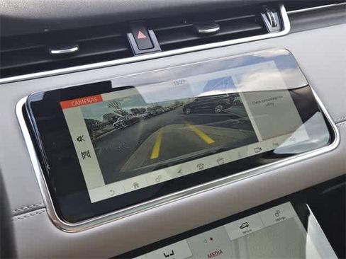 Used 2020 Land Rover Range Rover Evoque SE image 33